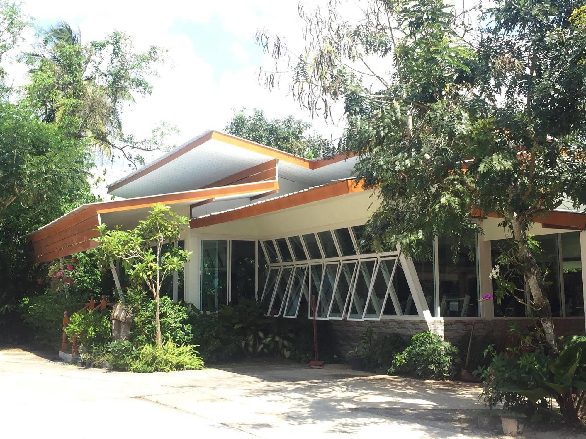 Baan Bangrak Residence Trang Exterior photo