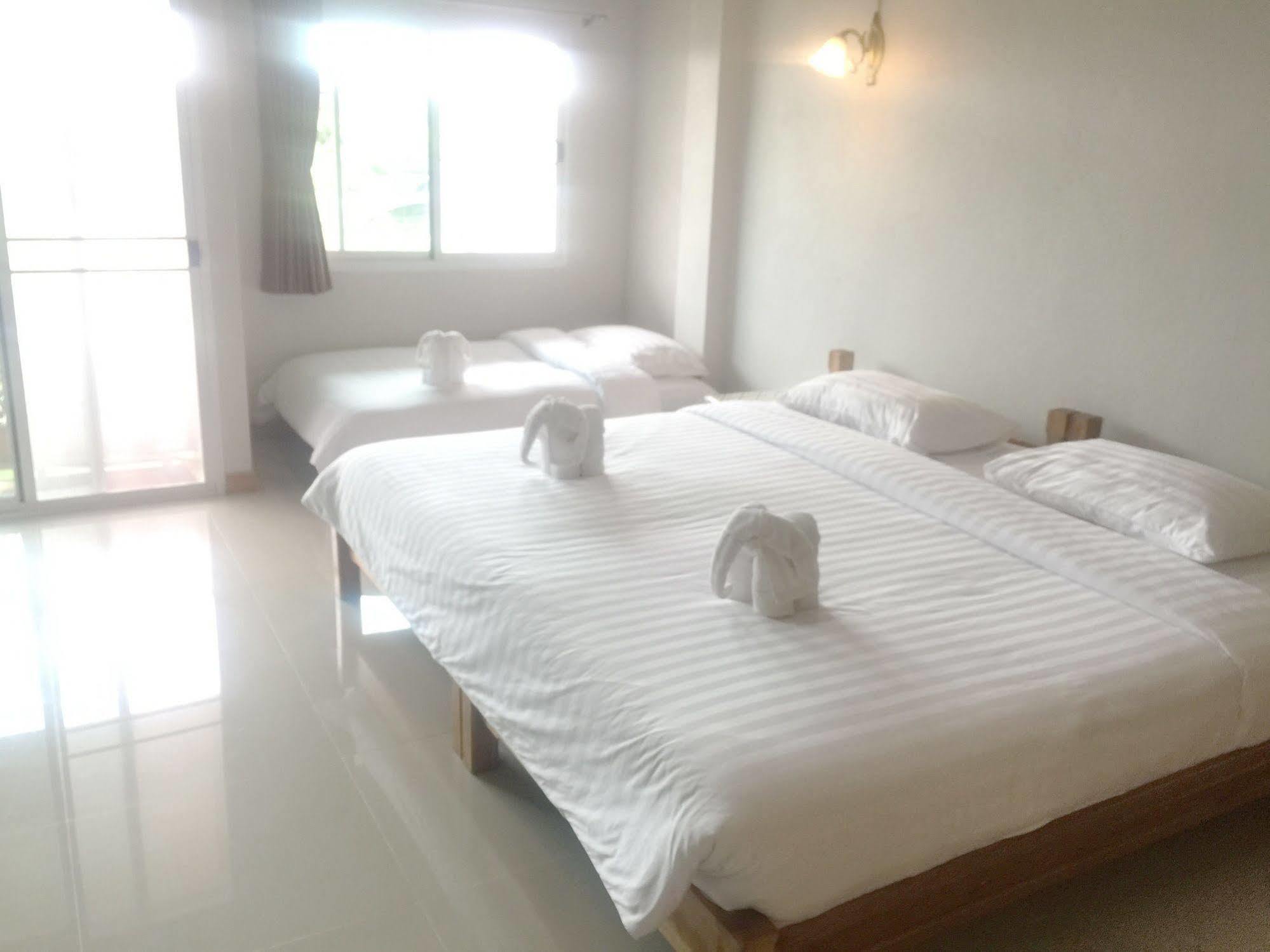 Baan Bangrak Residence Trang Exterior photo
