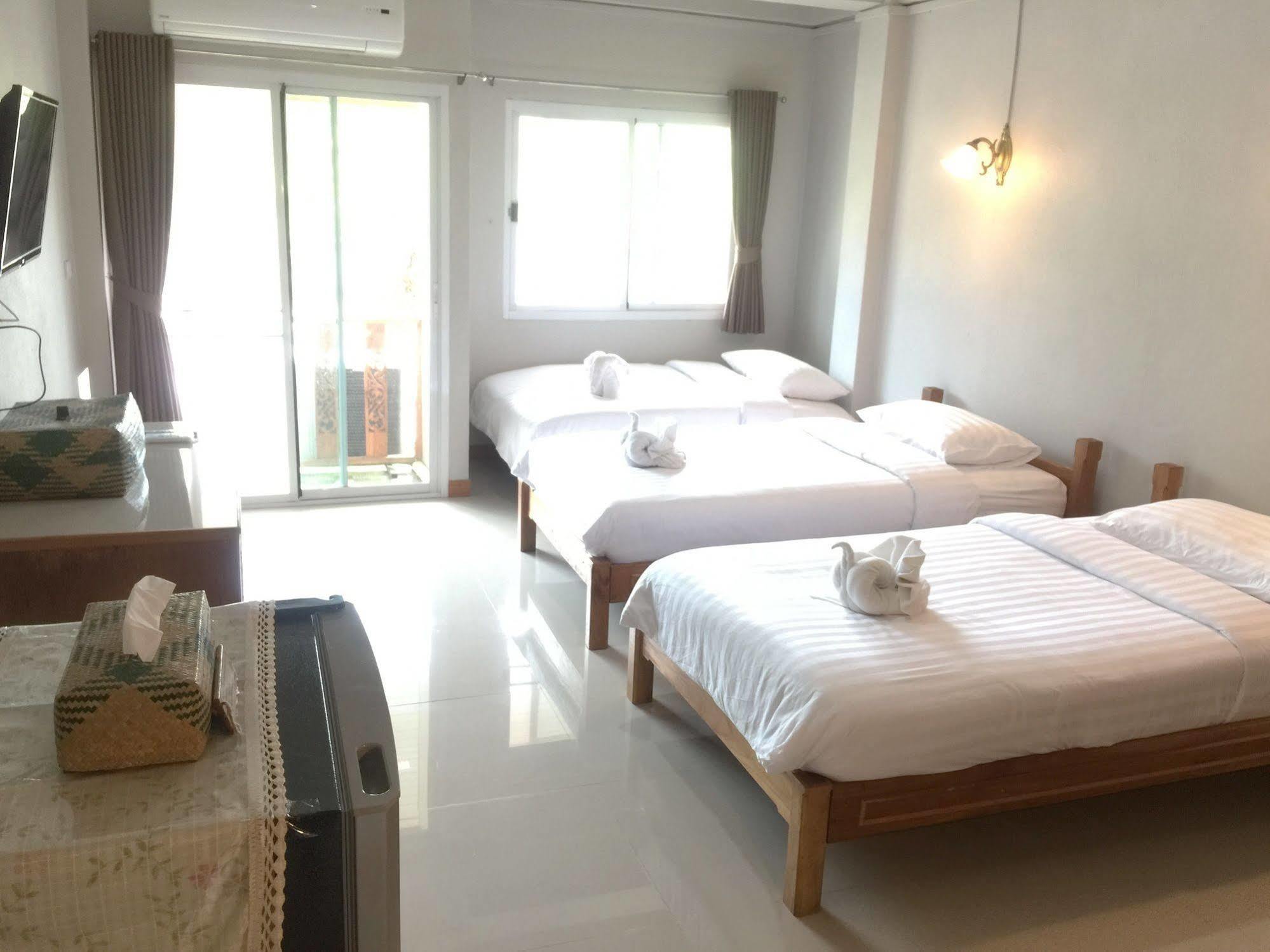 Baan Bangrak Residence Trang Exterior photo